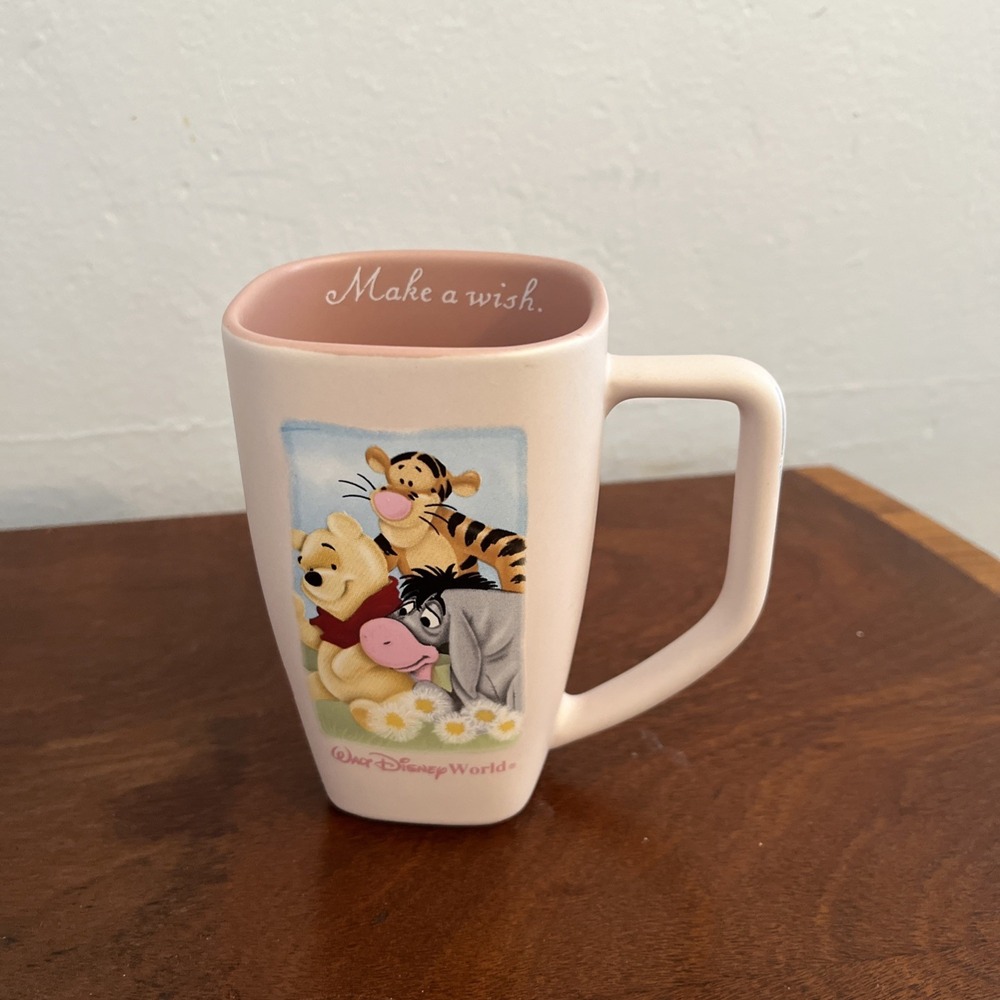 Disney World Winnie the Pooh Tigger Piglet Eyore Ceramic Coffee Mug Vintage 2000